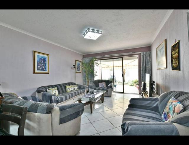 3 BEDROOM TOWNHOUSE FOR SALE IN GLENVISTA